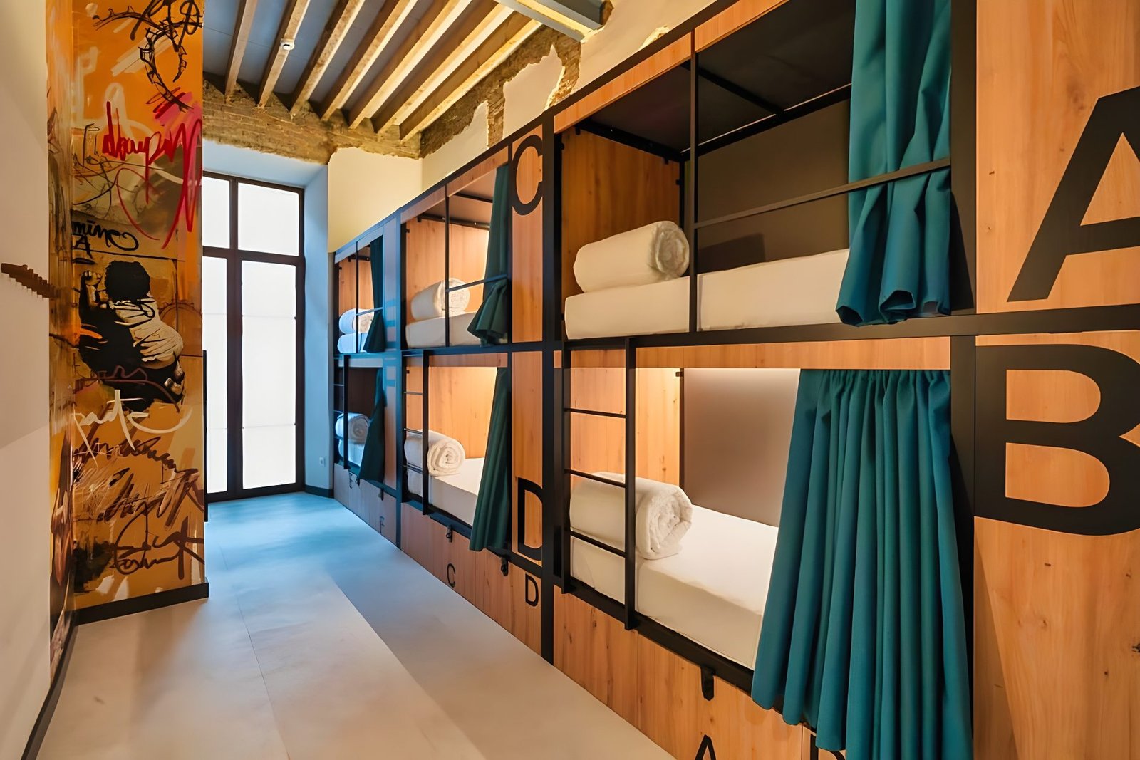The Central House Granada 4★ · Heritage hostel with 316 beds · view 3