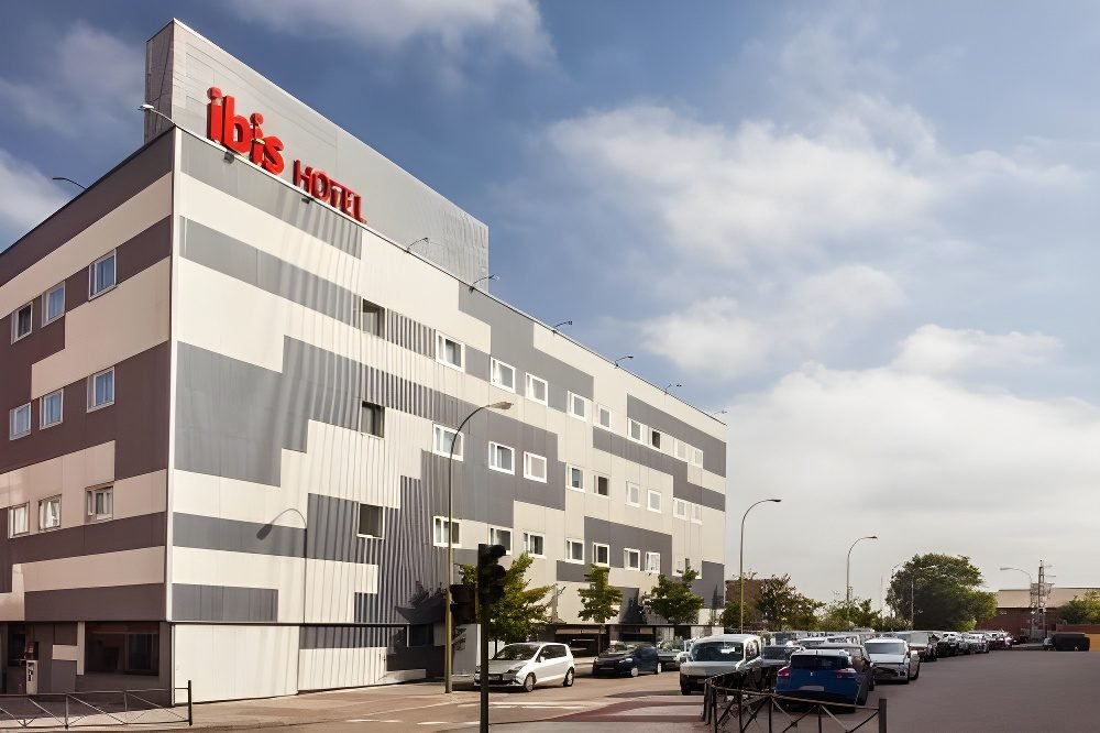 Accor Hotels · Hotel Ibis Barajas · Comprehensive refurbishment of 42 rooms