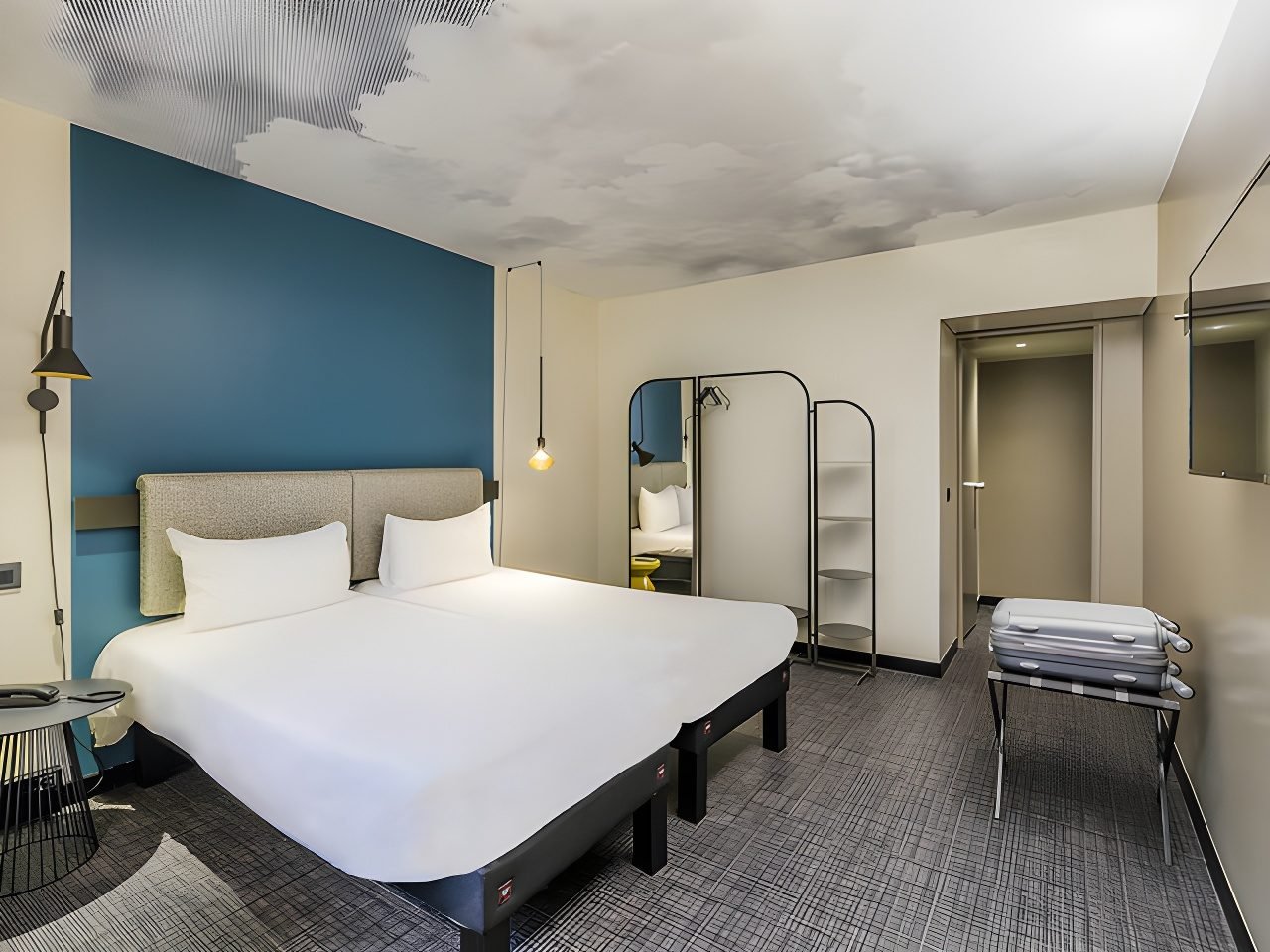 Accor Hotels · Hotel Ibis Barajas · Comprehensive refurbishment of 42 rooms · view 6