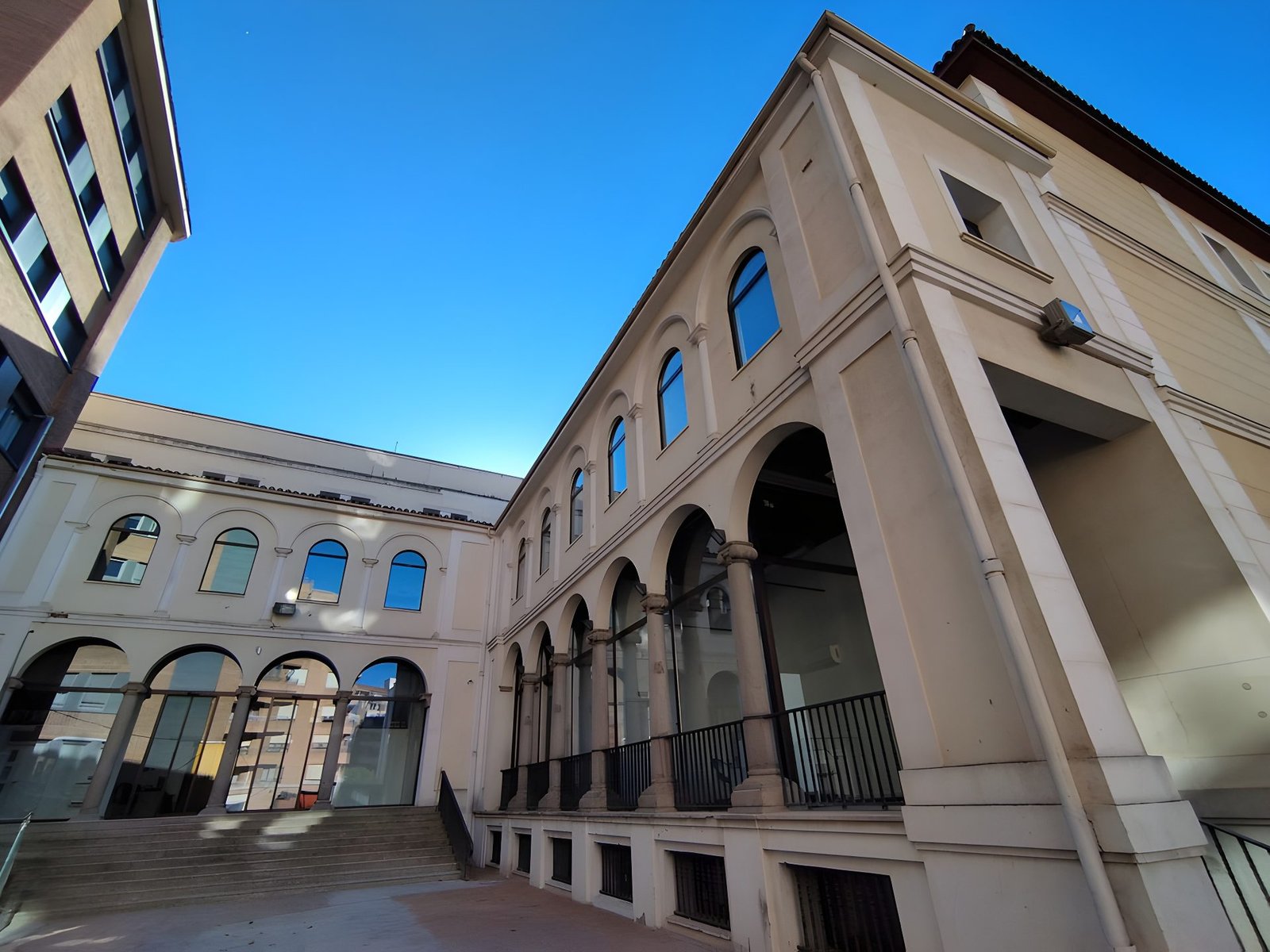 ILERNA FP · Vocational training centre in a heritage building · view 8