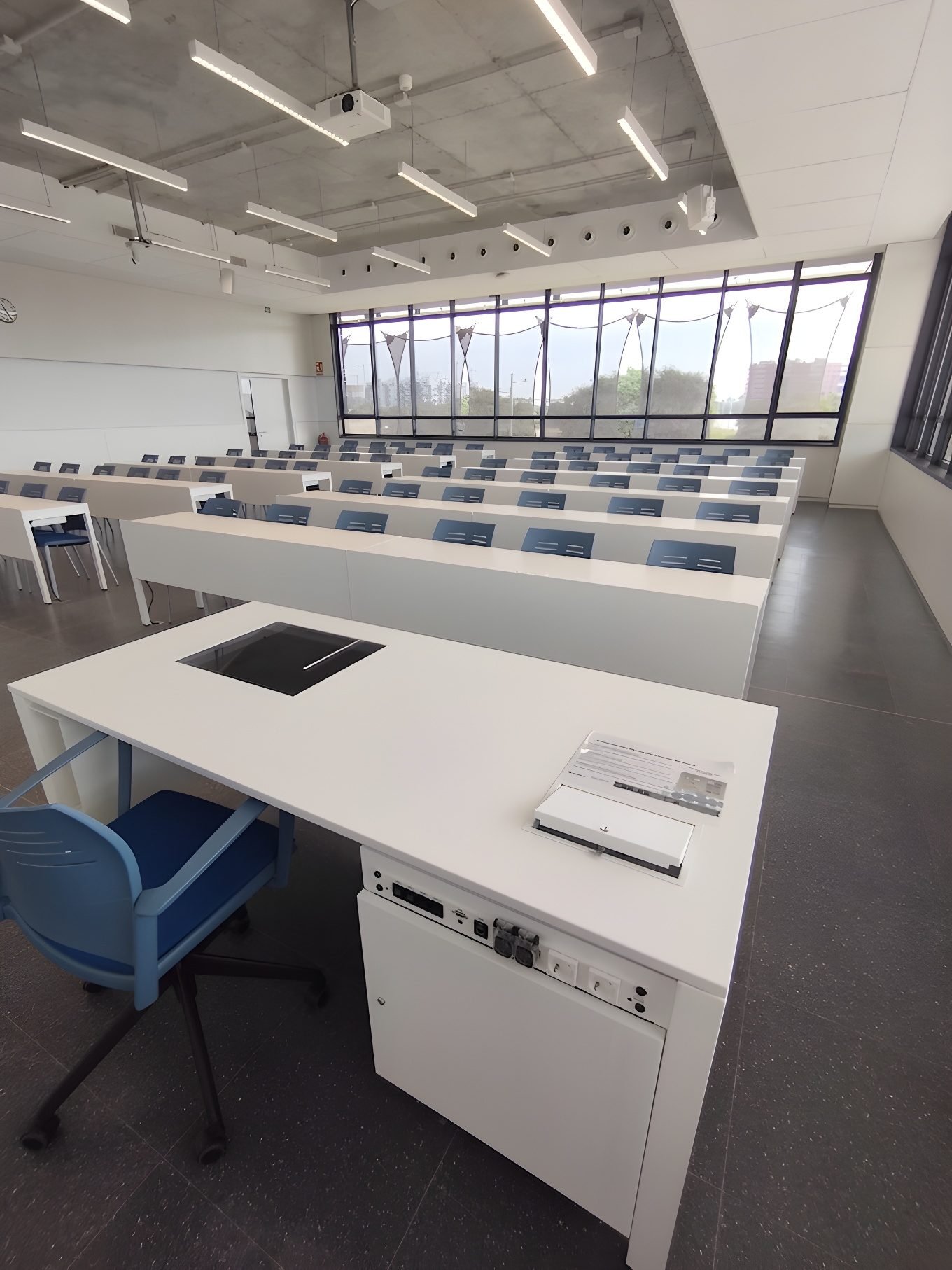 Universidad Loyola · Health Sciences Campus · view 3