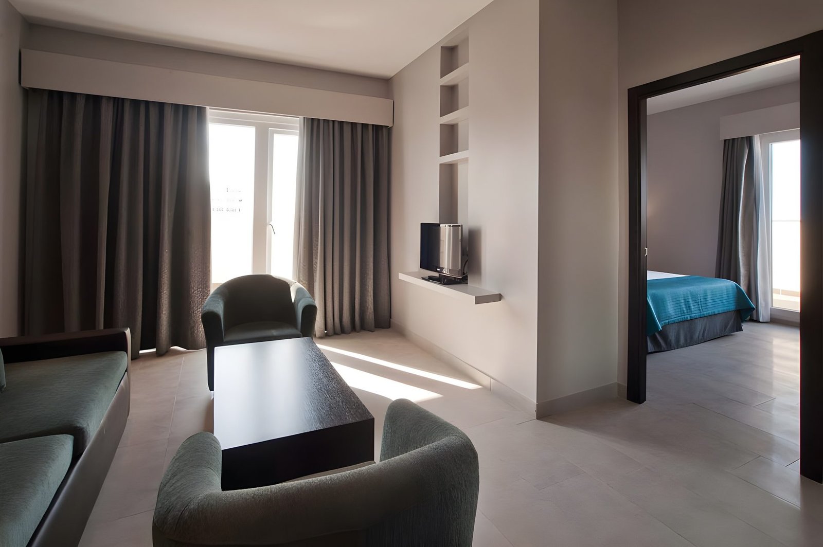 Hotel Pato Amarillo 4★ · Comprehensive refurbishment of 136 rooms