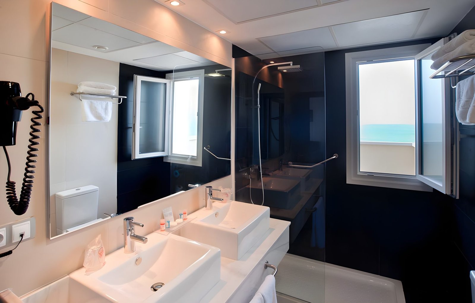 Hotel Pato Amarillo 4★ · Comprehensive refurbishment of 136 rooms · view 3