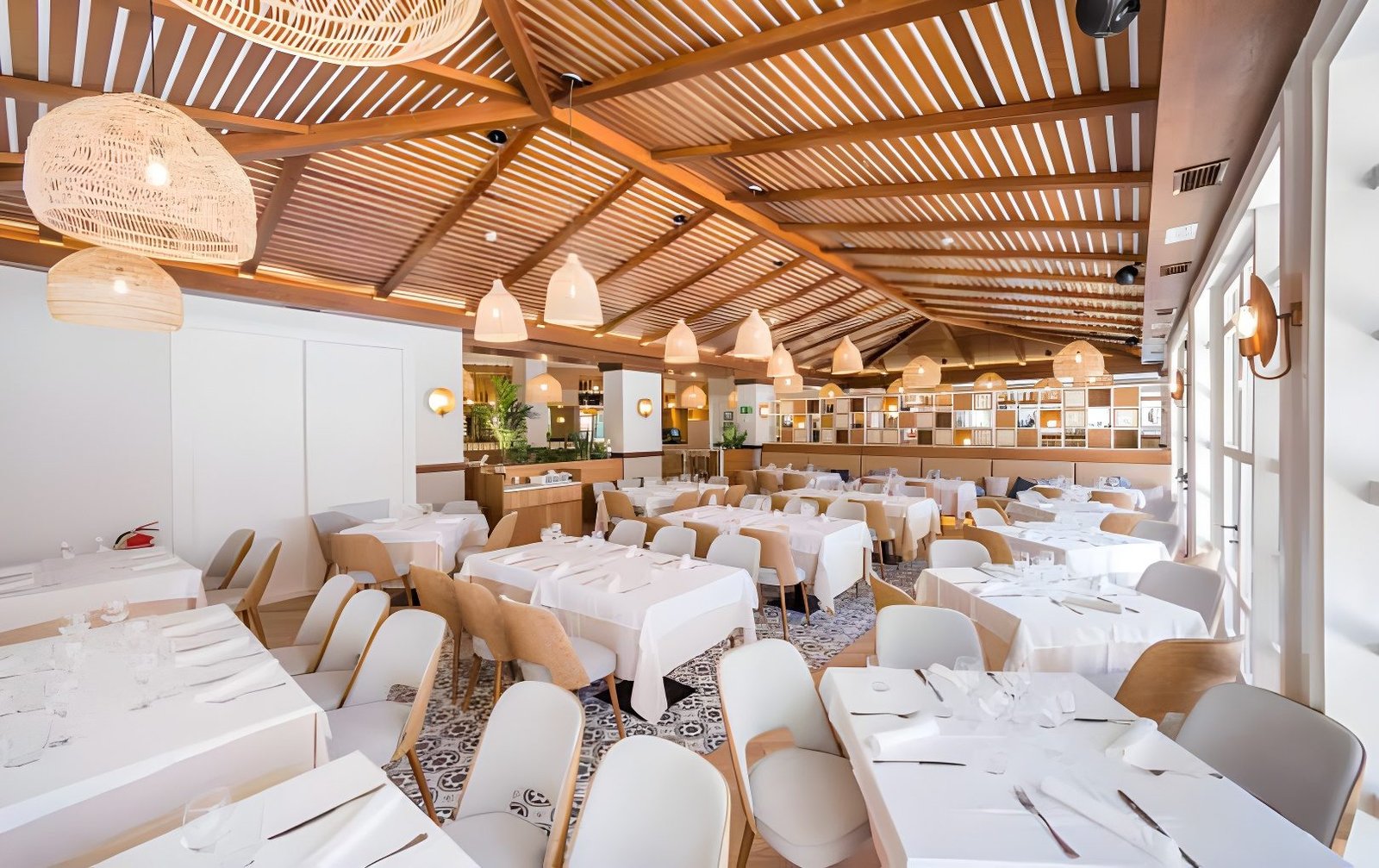 Hotel PortAventura 4★ · Food and beverage area · view 2