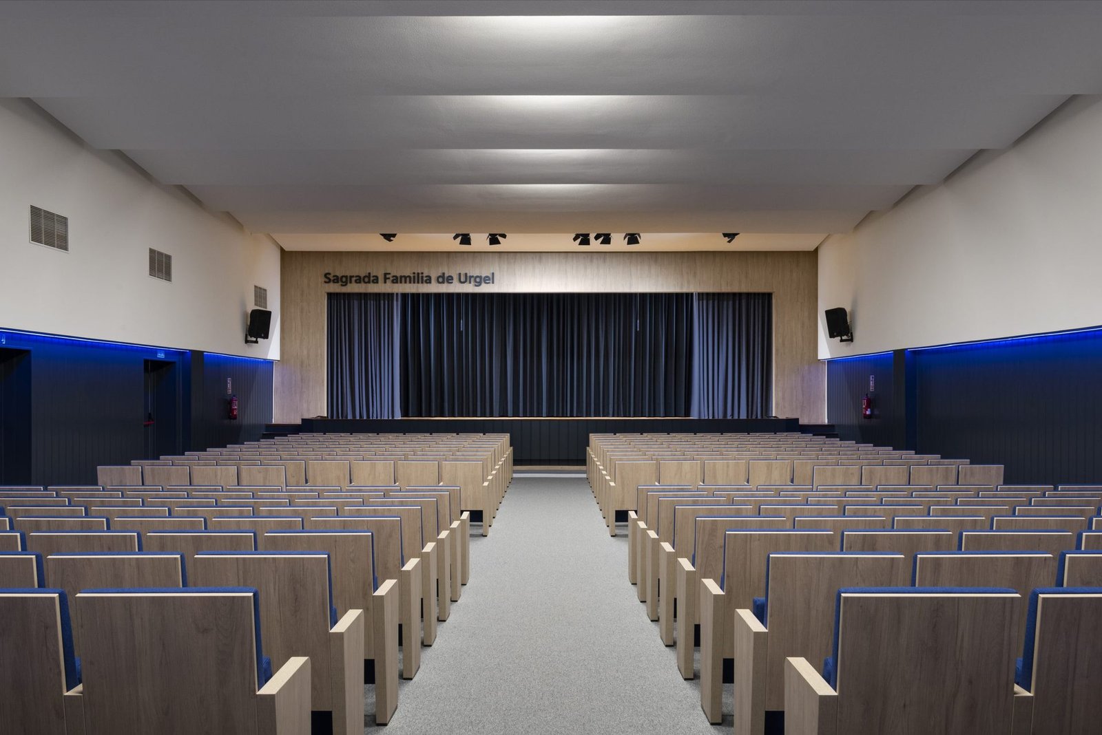 Colegio Sagrada Familia de Urgel · Assembly hall refurbishment