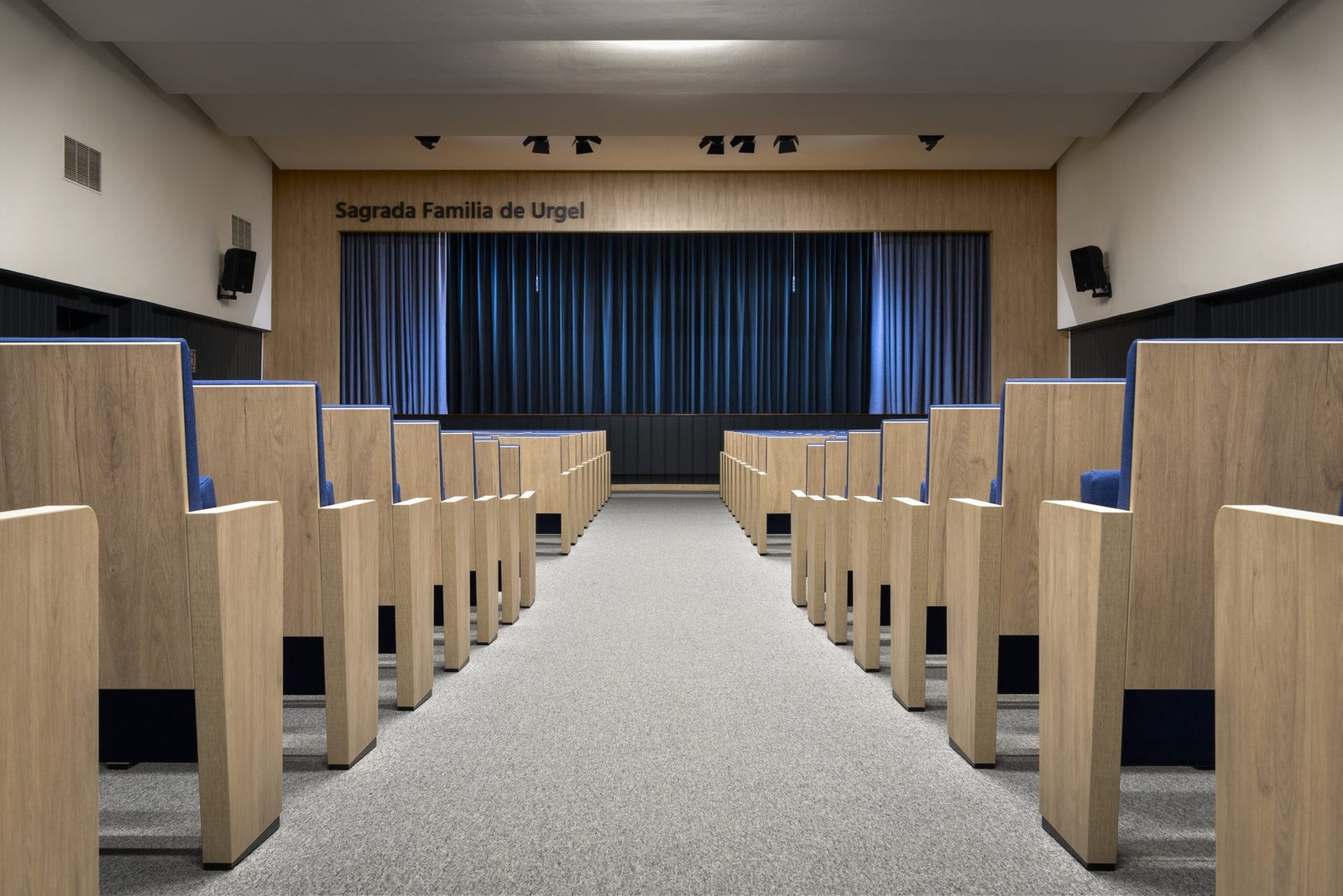Colegio Sagrada Familia de Urgel · Assembly hall refurbishment · view 2
