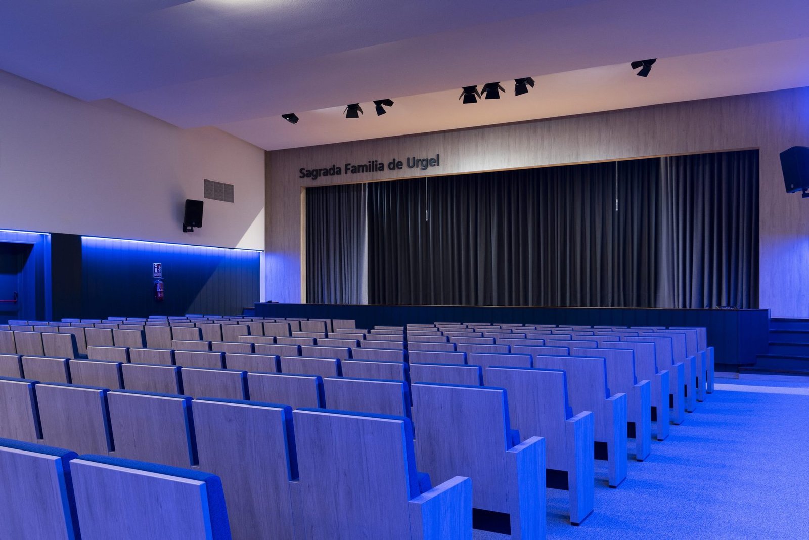 Colegio Sagrada Familia de Urgel · Assembly hall refurbishment · view 3
