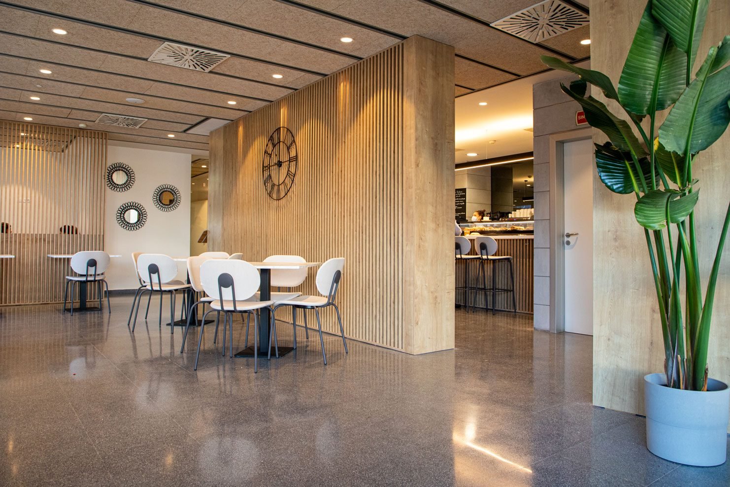 Viamed Salud · Hospital Santa Ángela de la Cruz · Women's Unit, Analysis, Chapel and Cafeteria · view 6